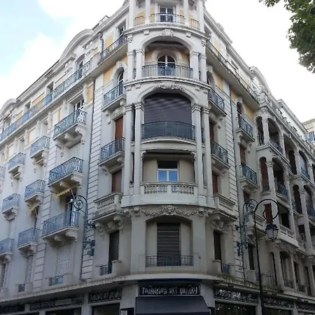 Magnifique Appartement - Hotel Du Parc - Vichy Exterior foto